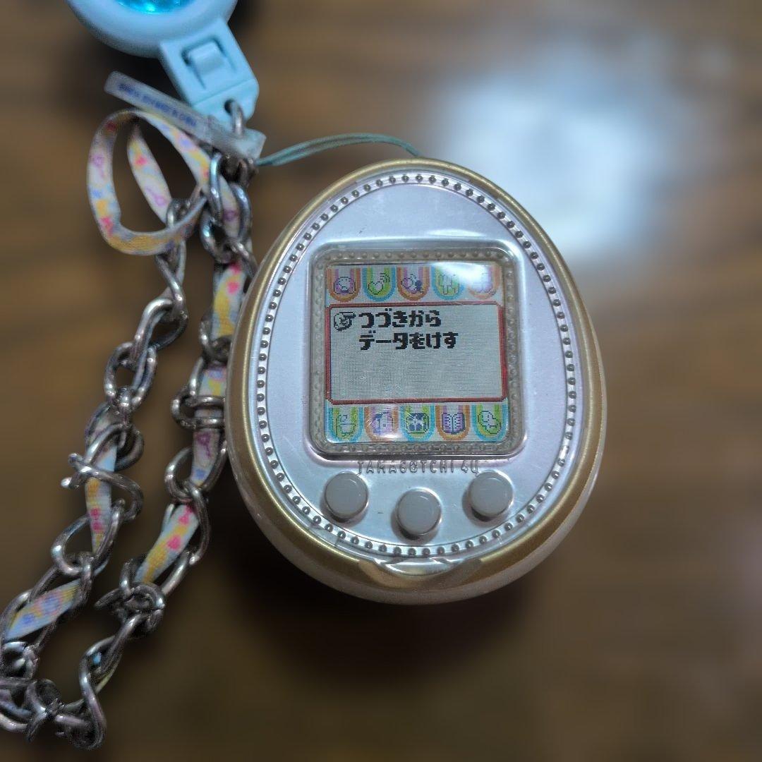 たまごっち 4U 　チェーン　箱　着せ替えパーツ　説明書付き