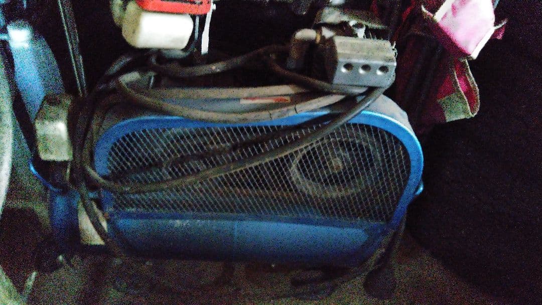 機械コンプレッサー200v
