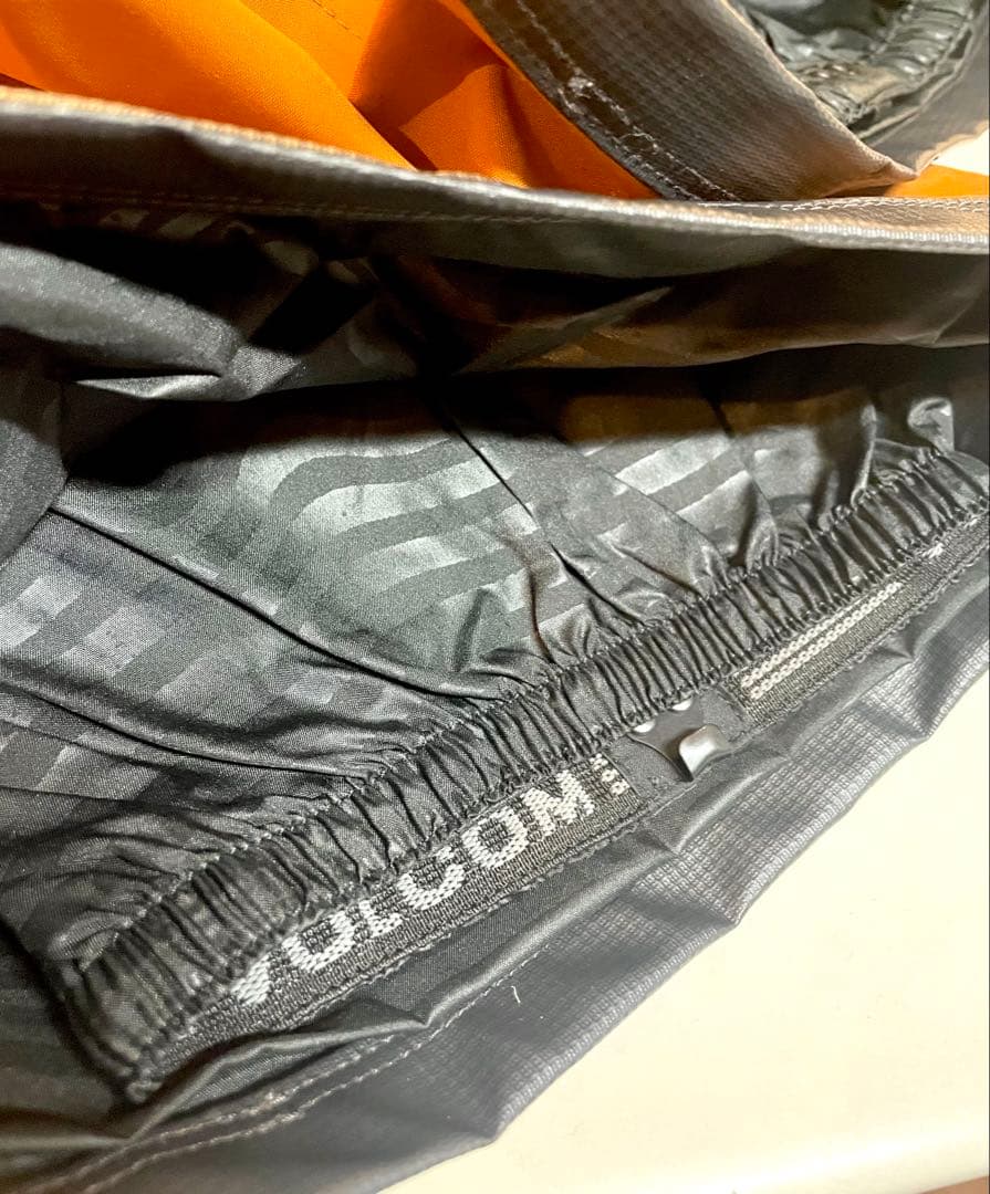 新品 Volcom Gore-Tex スノーパンツ L ゴアテックス ボルコム