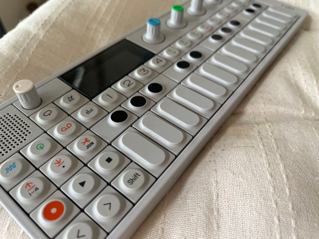 Teenage Engineering OP-1 ホワイト
