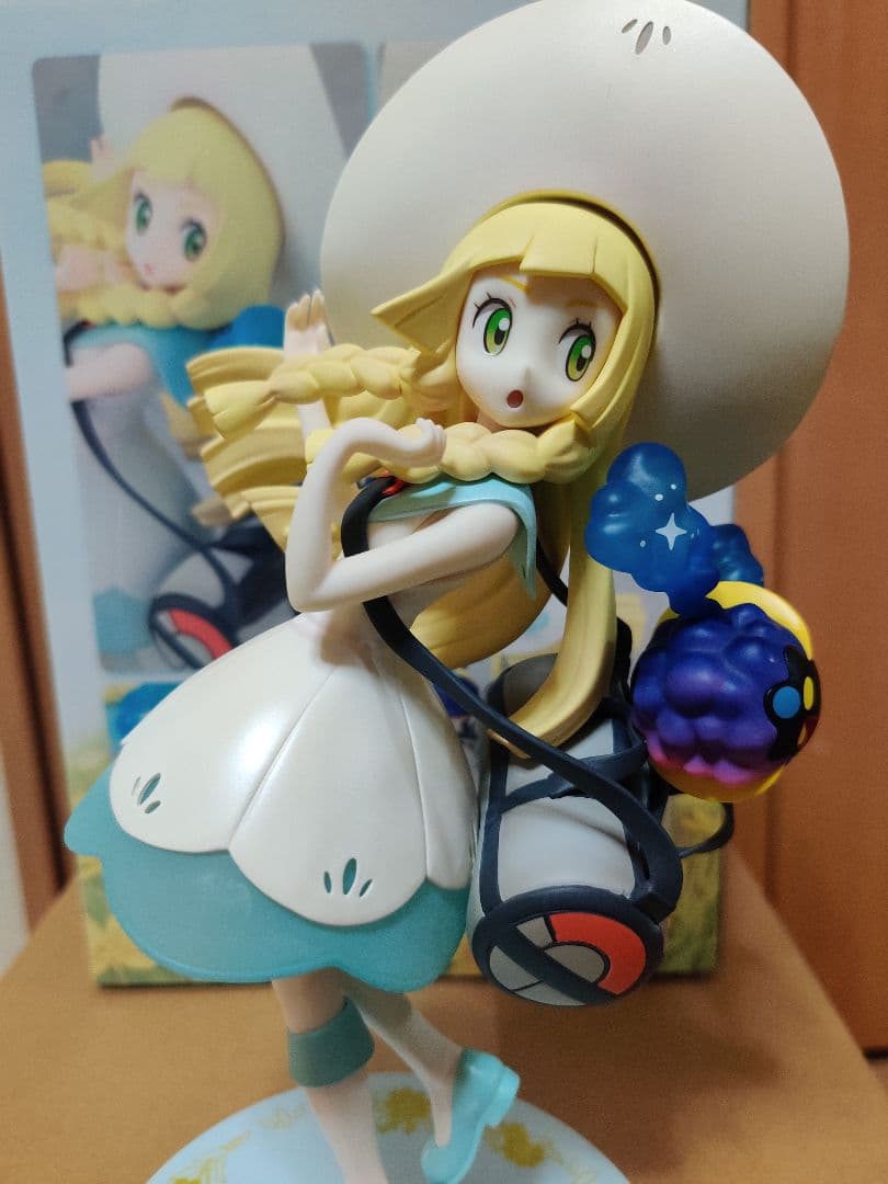 リーリエ＆コスモッグ フィギュア