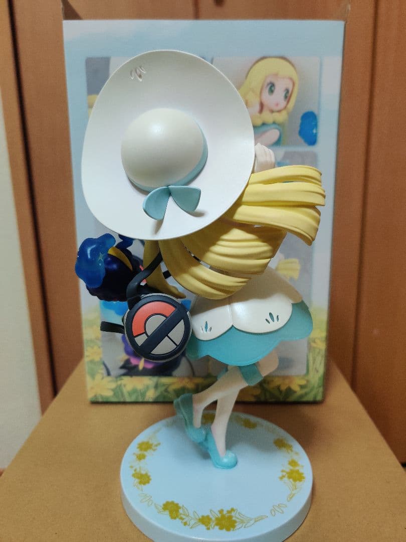 リーリエ＆コスモッグ フィギュア
