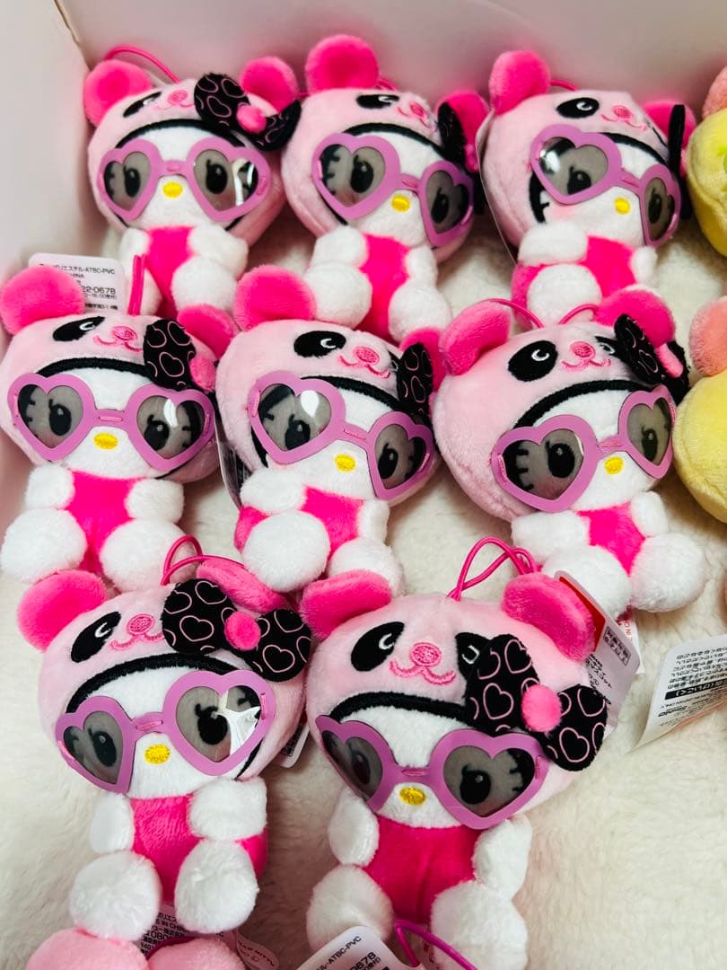 パンダハローキティ　マイメロディ クロミ　レトロサングラスマスコット