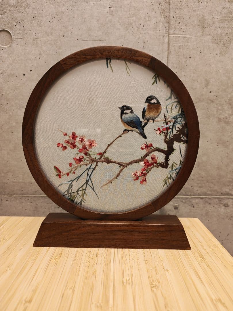 【極美品】蘇州刺繍 置物 両面刺繍 飾り 花鳥図 絹 シルク 額縁付き