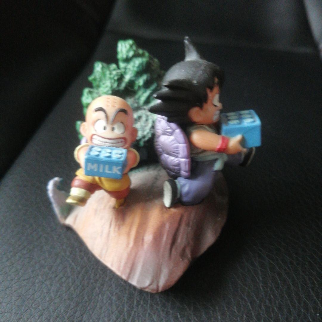 ドラゴンボールカプセルフィギュアドラカプ 孫悟空＆クリリン 亀仙人修行牛乳配達