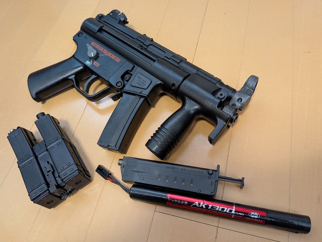 東京マルイ H&K MP5K 電動ガン　多弾数マガジン、バッテリー、ローダー付