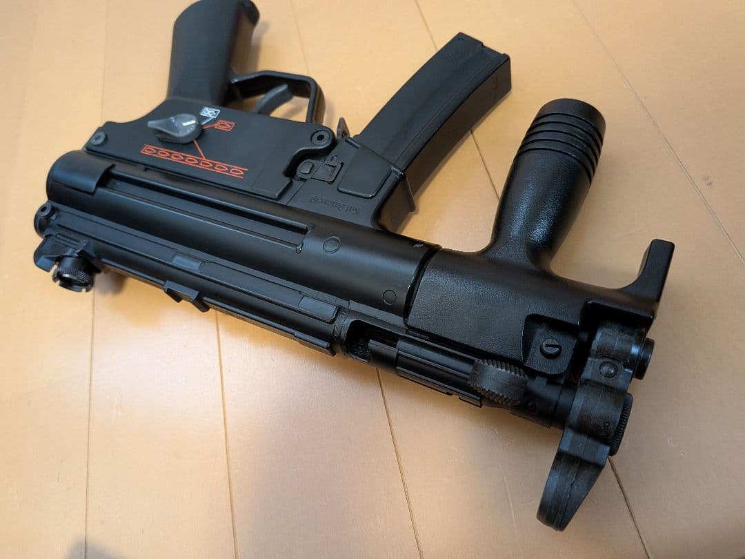 東京マルイ H&K MP5K 電動ガン　多弾数マガジン、バッテリー、ローダー付