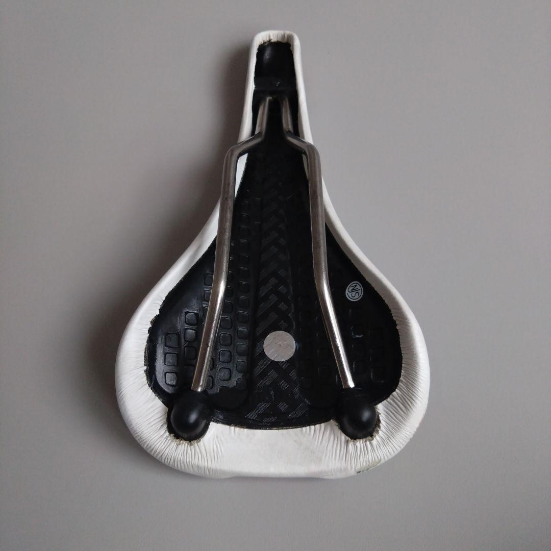 Selle Italia1990embroideryピストNJS競輪サドル中古