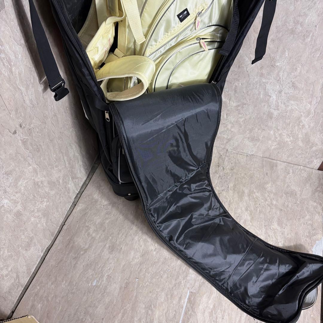 極美品 PGMトラベルカバー キャスター付 キャディバッグ ゴルフ golf