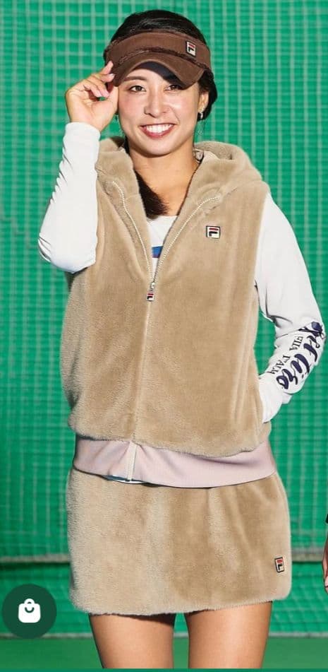 FILA ★フィラフェイクファーベスト ベージュМサイズ