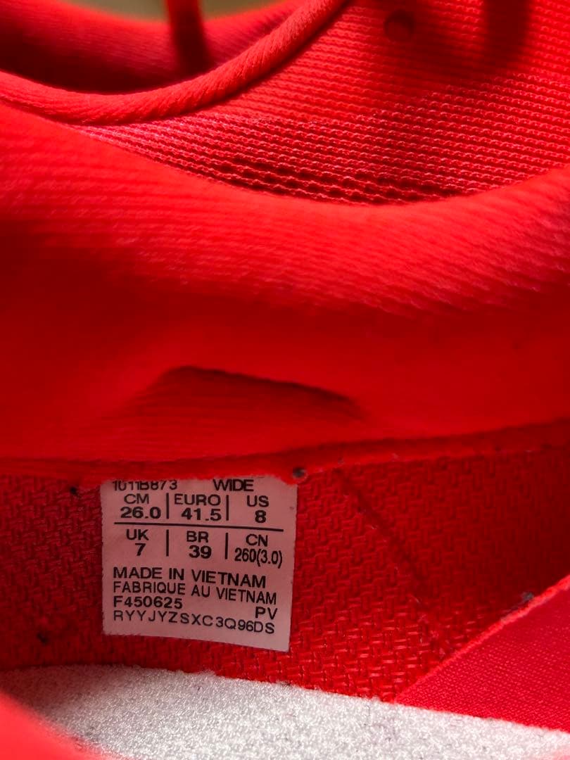 【値下げしました】asics マジックスピード4 26.0cm WIDE