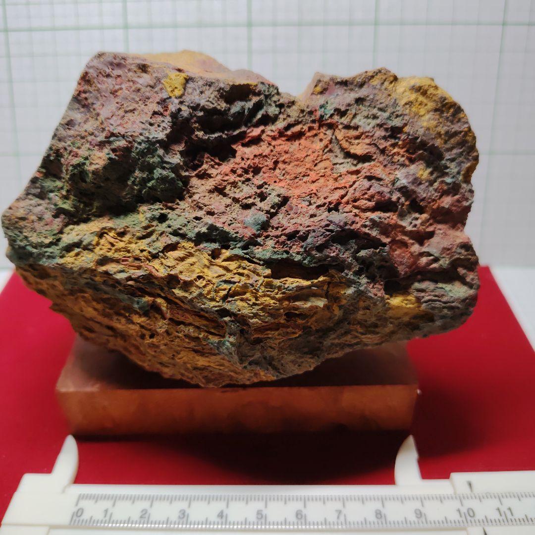多彩な色の自然石（津軽錦石）原石、管理Ｎｏ．71238台除く