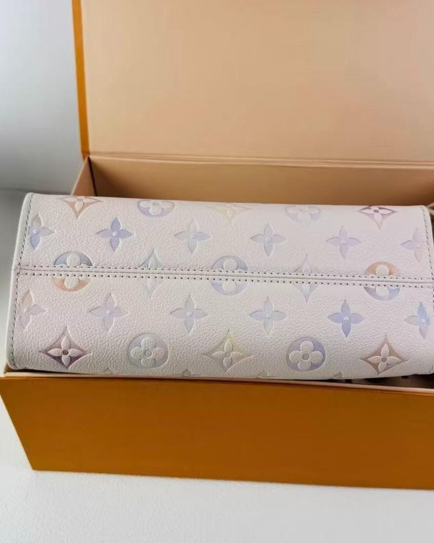 ☆Louis ☆Vuitton ホワイト レザーバッグ---