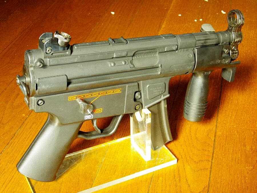 東京マルイ H&K MP5クルツA4 純正バッテリー＆充電器付き