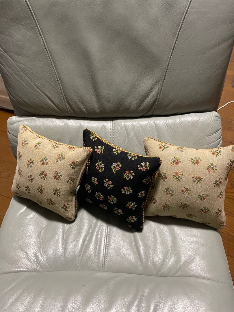 花柄刺繍クッションセット