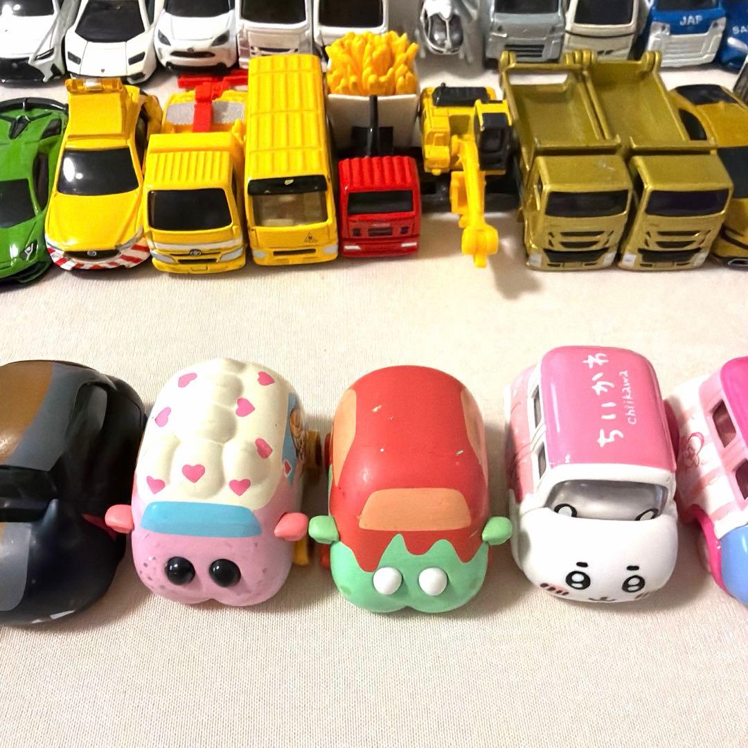 トミカ69個＋ホットウィールなどおまけミニカー11個 ちいかわ、モルカー含む