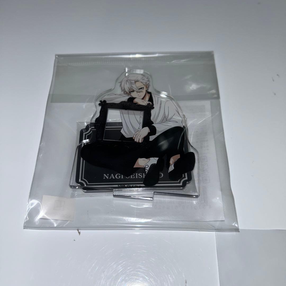 ブルーロック 缶バッジ30個 ＆ CASINO BOX ＆ アクスタ 凪・玲王