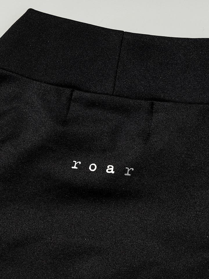 LUXEAKMPLUS × roar 23AW フロントロゴモックネックTシャツ