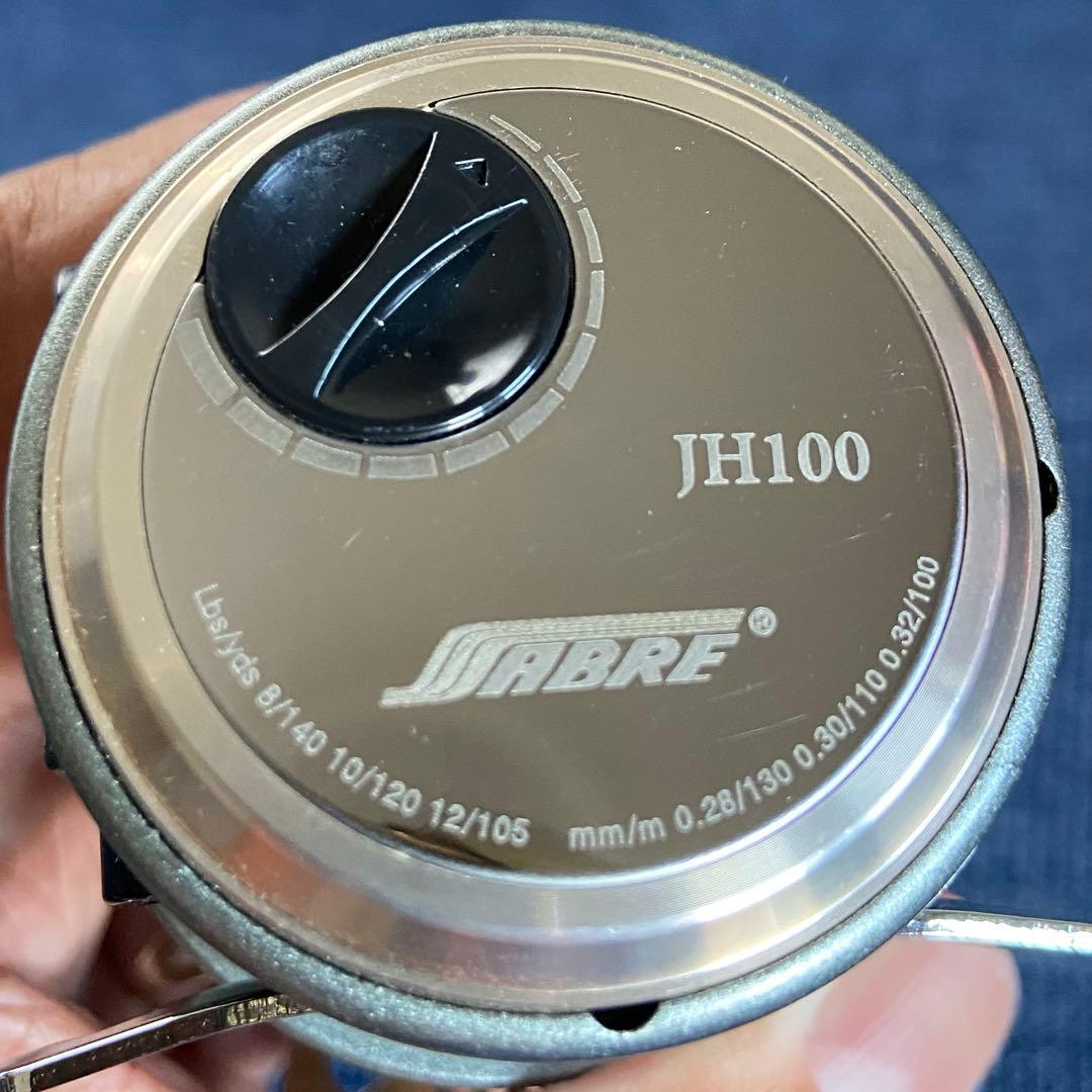 美品ゴールデンウルフJH100 SABRE ベイトリール 7.0:1 ギア比