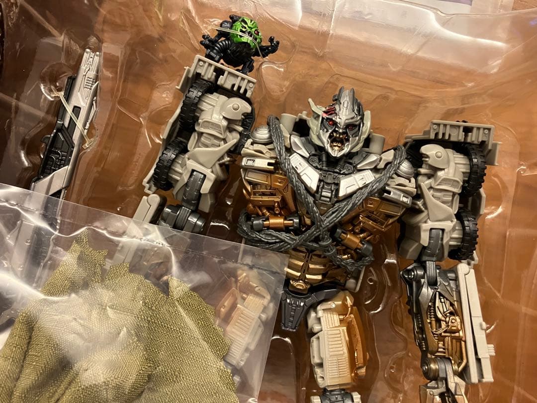 トランスフォーマー　スタジオシリーズ　メガトロン　SS-27