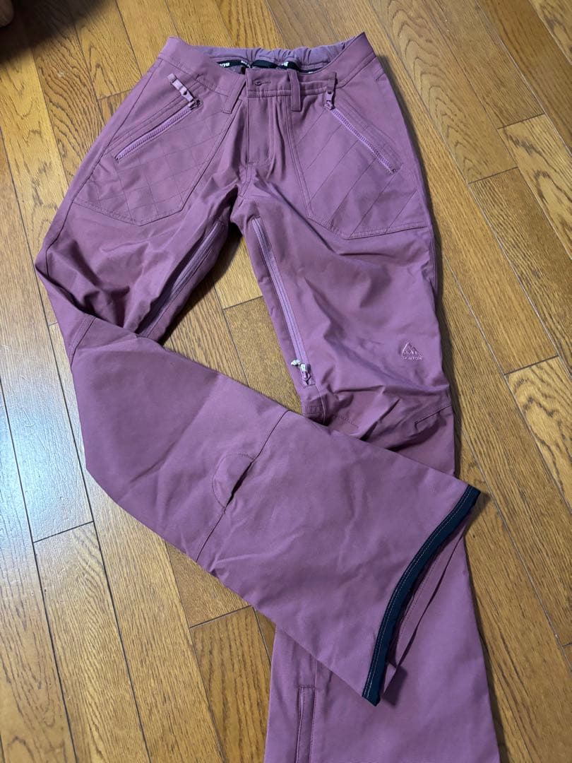 美品　BURTON バートン　レディース　スノーボードパンツ XS ピンク