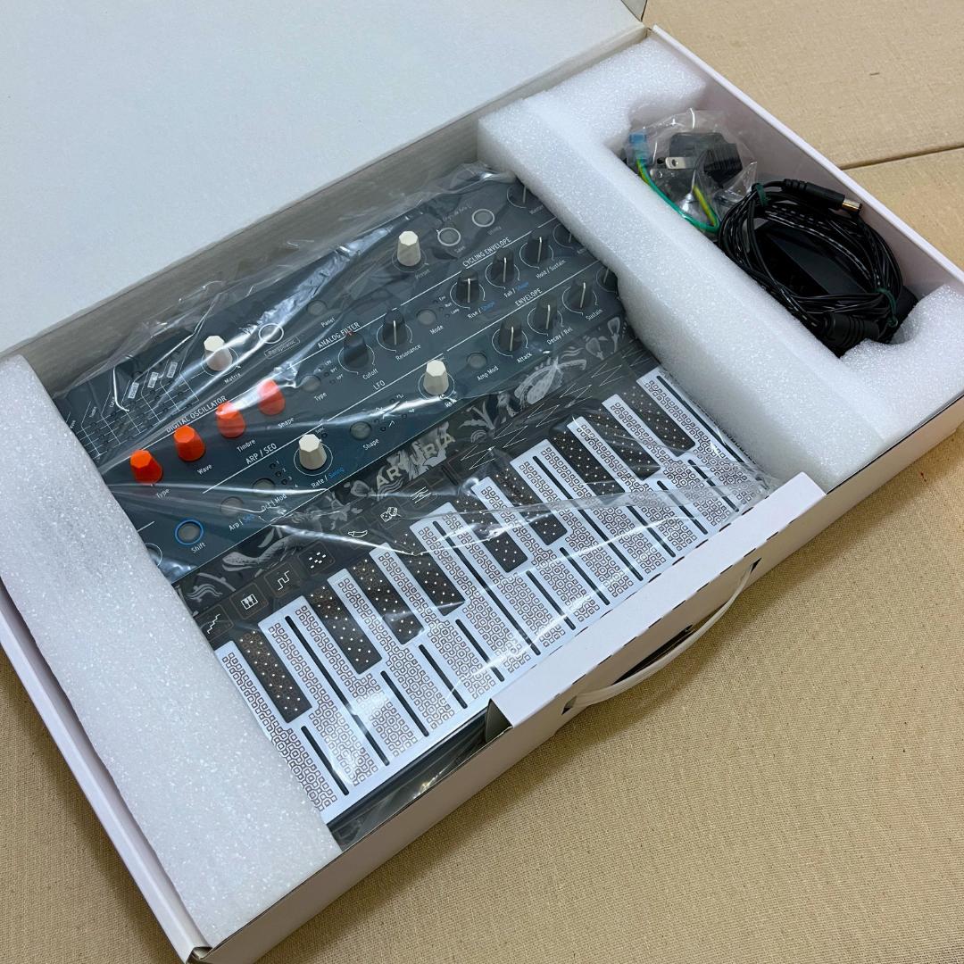 Arturia MicroFreak シンセサイザー
