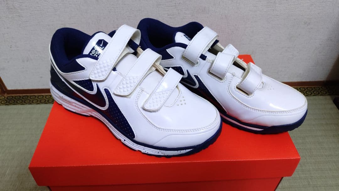 【メイ】希少品!! NIKE 野球 アップシューズ 25.0cm 未使用