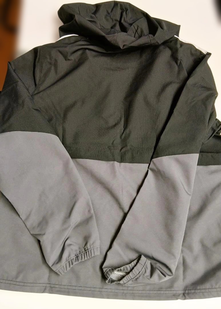 Under Armour ウィンドブレーカー M