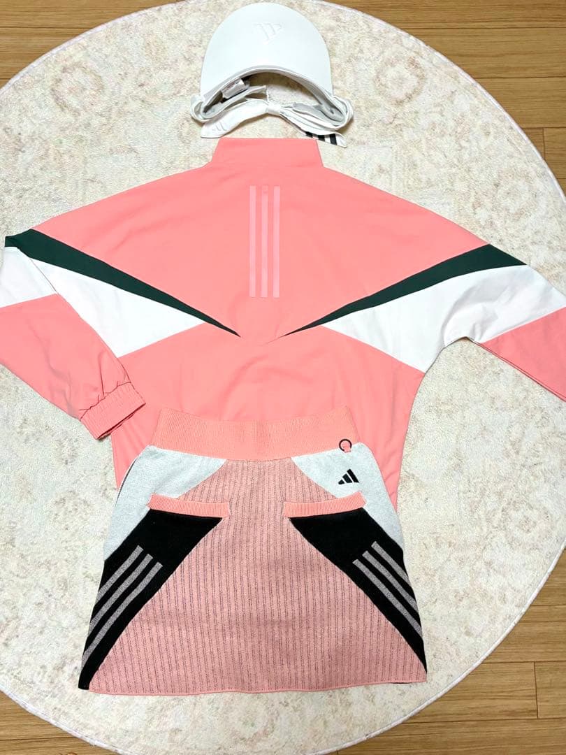 【新品3点】アディダスゴルフ S 完売グラフィック上下セット リボンバイザー白