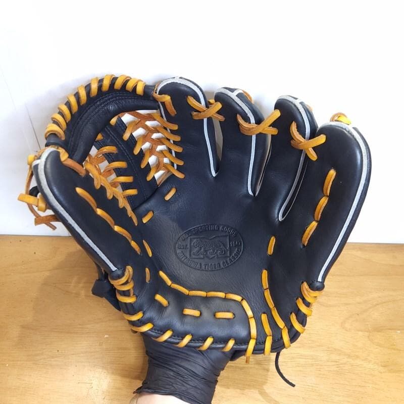 美津和タイガー レボルタイガー 限定 スクエアヒール 美品 内野用 軟式グローブ