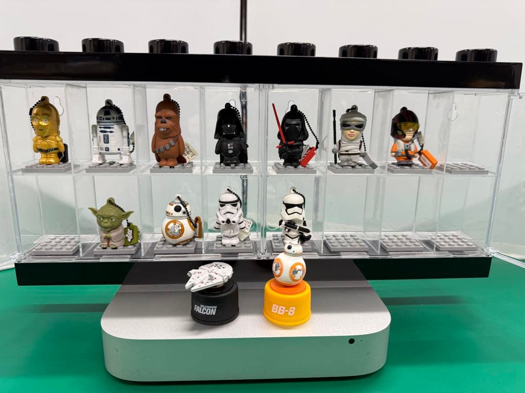 ファンの方へ ショーケース付きで USB スターウォーズ