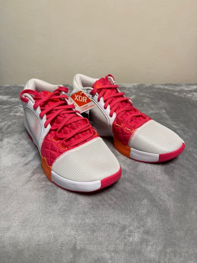 ナイキ　レブロン ウィットネスVIII 27cm NIKE バスケ　シューズ