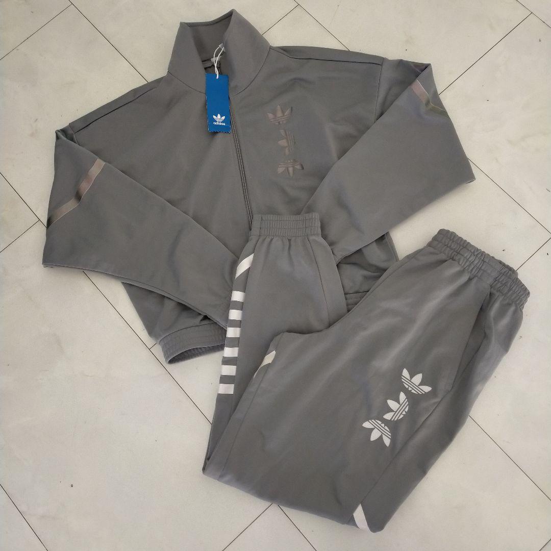 adidas　アディダス　ジャージセット　上Ｌサイズ　下Мサイズ