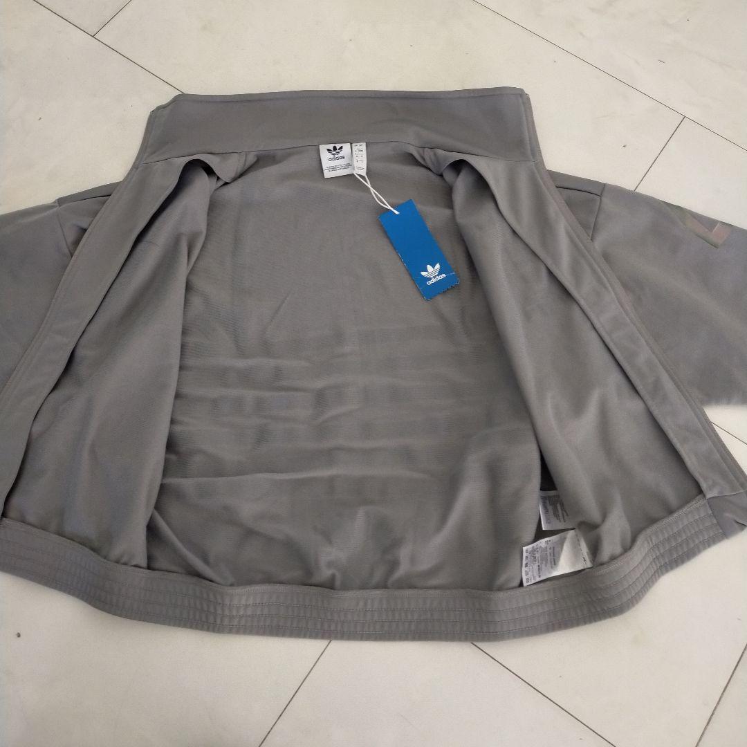 adidas　アディダス　ジャージセット　上Ｌサイズ　下Мサイズ