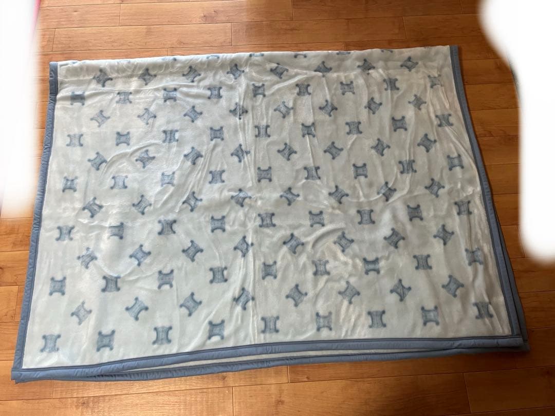 【値引最終】セリーヌアクリル毛布　訳あり　B級品　セリーヌ　毛布