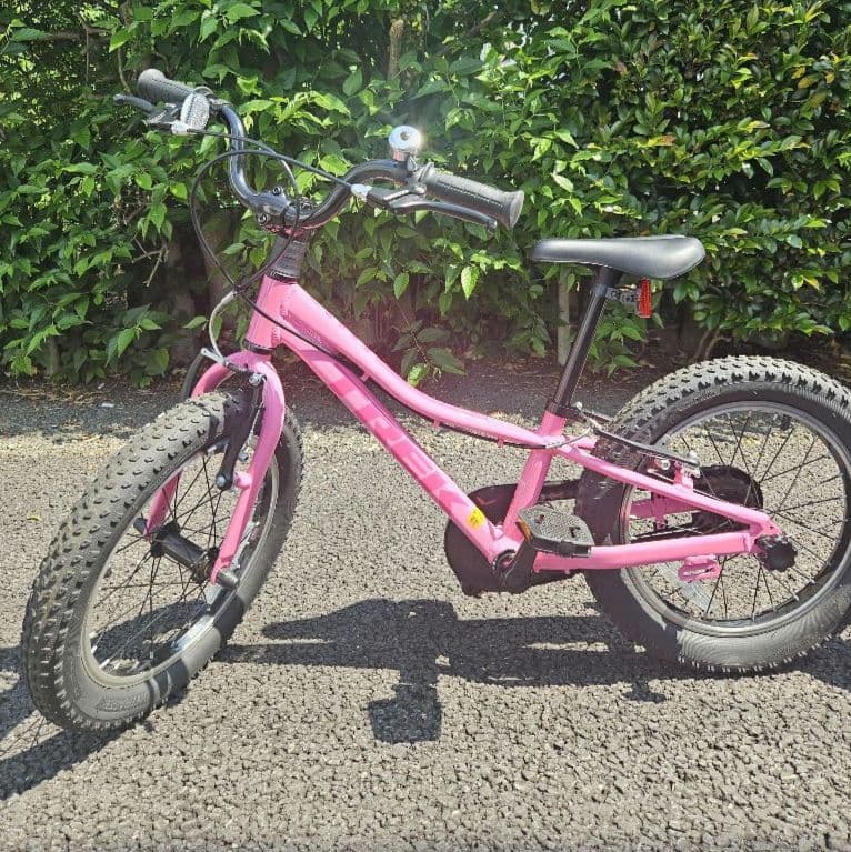 【値下げ】美品Trek子供用自転車Precliber 16インチピンク補助輪なし