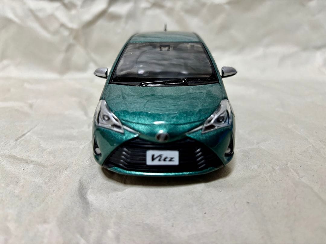 vitz後期(最終型) カラーサンプル ミニカー ジェイドグリーン 専用箱付
