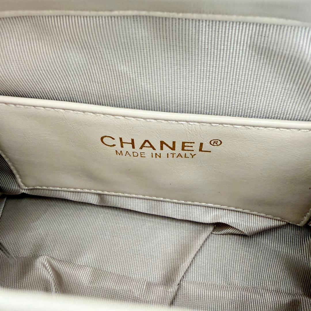 CHANEL ショルダーバッグ　シャネル　VIP 非売品　ホワイト　限定