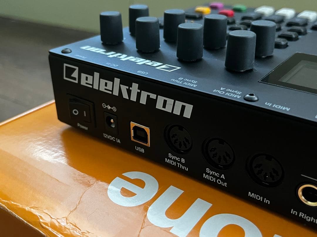 Elektron Digitone シンセサイザー 箱+有料プリセット8種付き