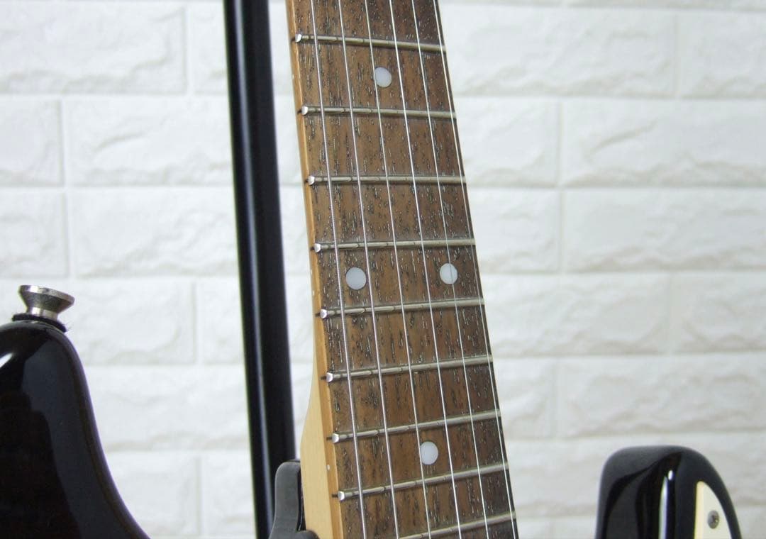 Squier by Fender ハローキティ Stratocater