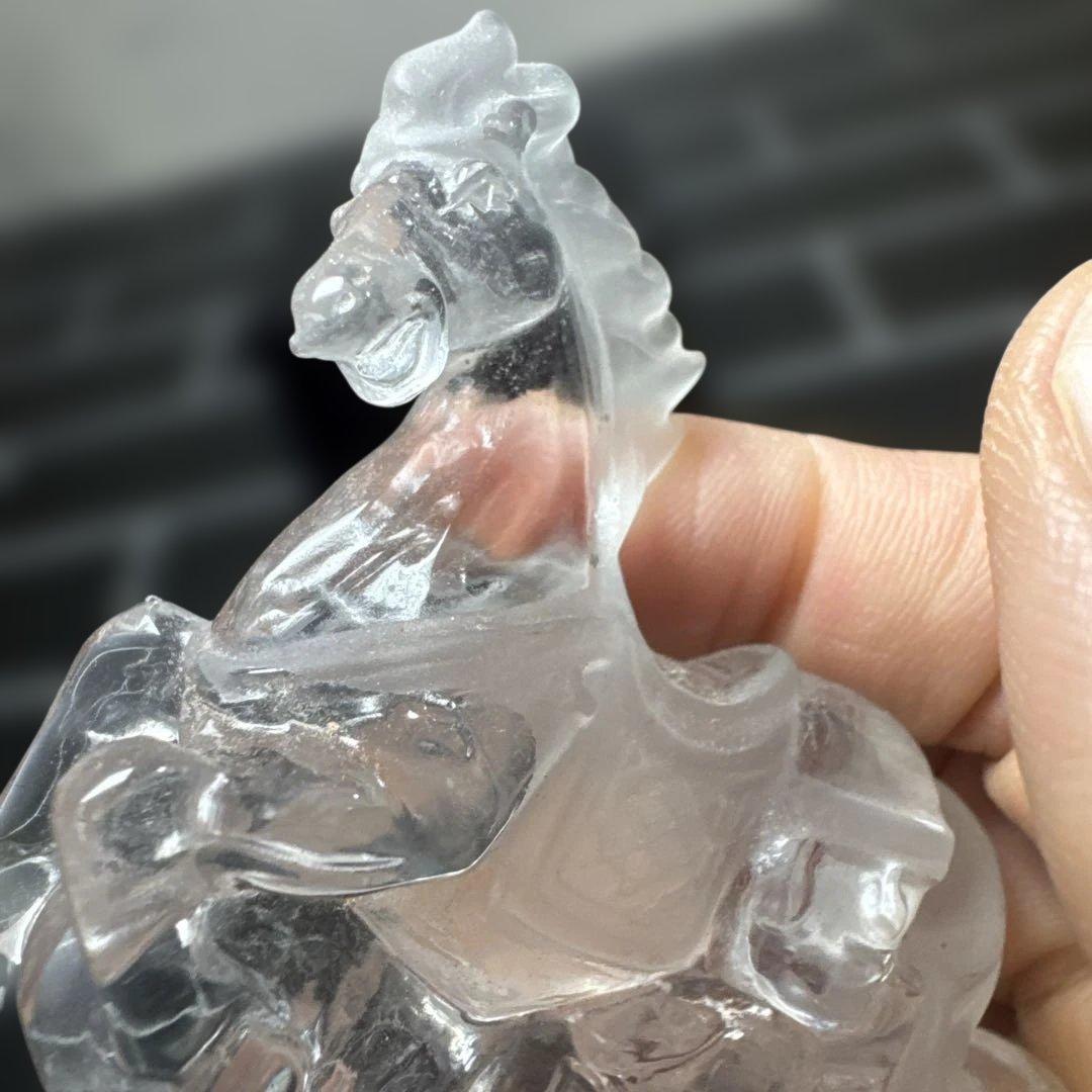 干支駿馬 天然水晶彫刻 8.5cm 台座付 上質品