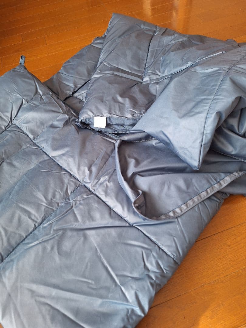 アルミシート入り寝袋　クッション収納タイプ