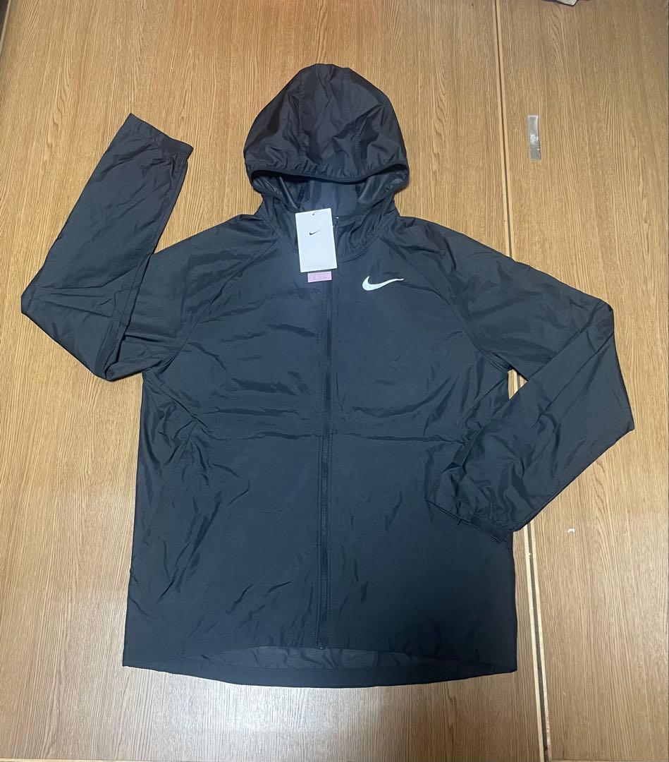 XL ☆新品☆ ナイキ　エッセンシャル フーデッド 軽量薄手ランニングジャケット