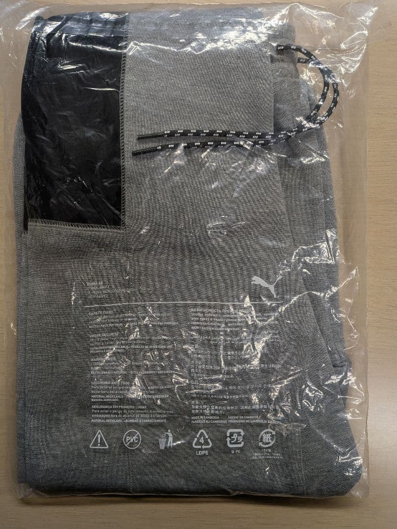 【新品・未使用】PUMA グレー ジャージパンツ