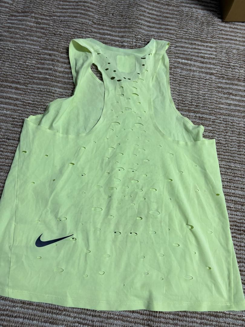 Nike ディヴィジョン　ランニングシャツ　ヴェイパーフライ　エアロスイフト