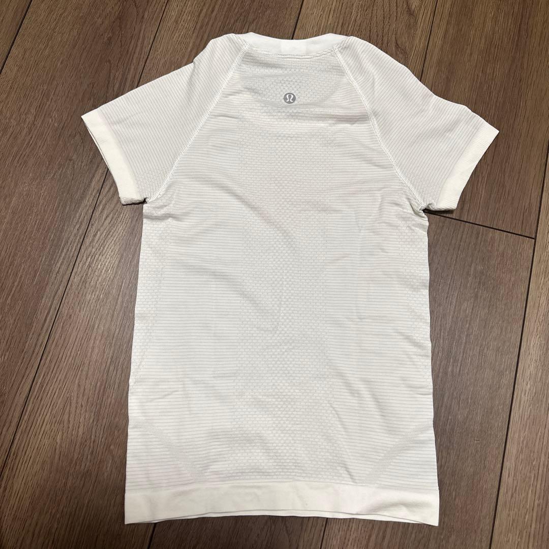 lululemon Tシャツ　White