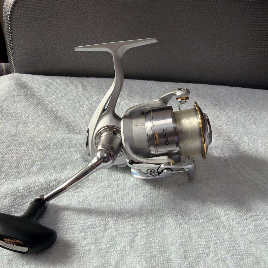 Daiwa LUVIAS 2500 スピニングリール