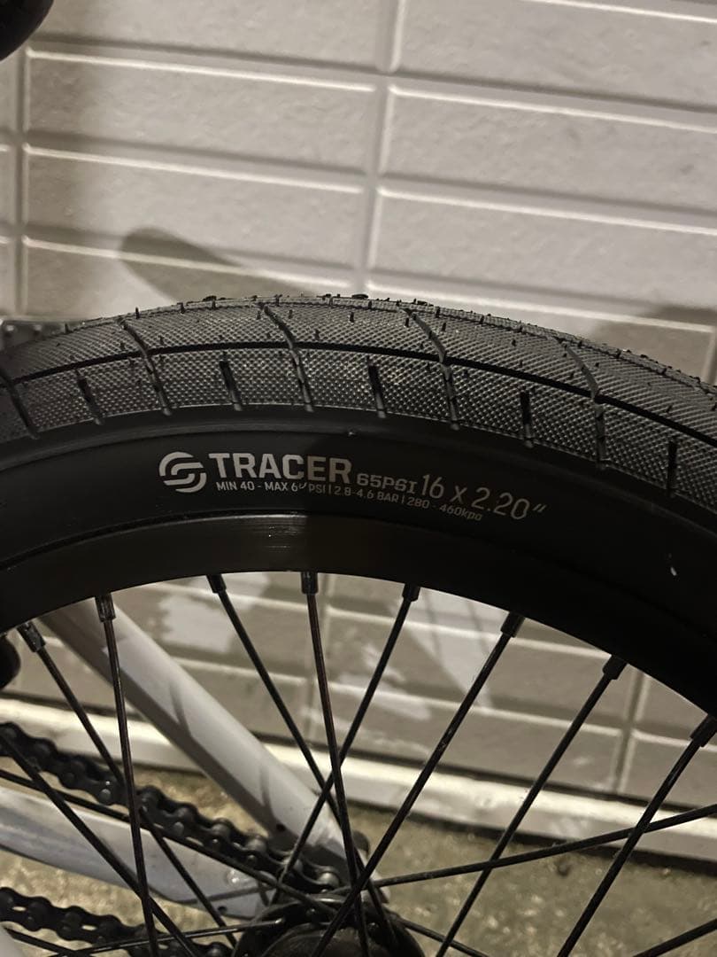 【直接引取希望】自転車 BMX KINK 16インチ ホワイト 完成車 キッズ