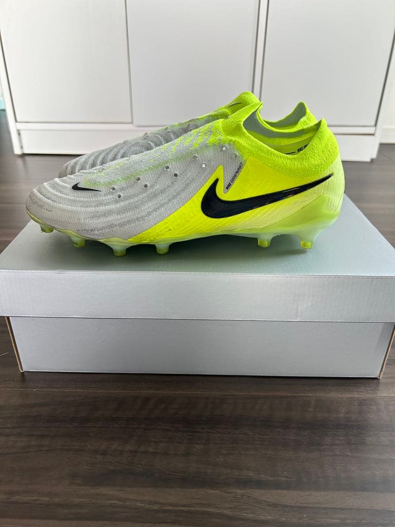 10分着用の美品　値下げ不可NIKE ファントムGX2 26.0