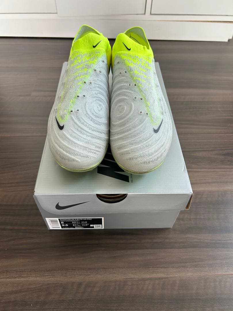 10分着用の美品　値下げ不可NIKE ファントムGX2 26.0